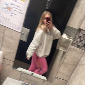 Meet your Posher, Caitlin